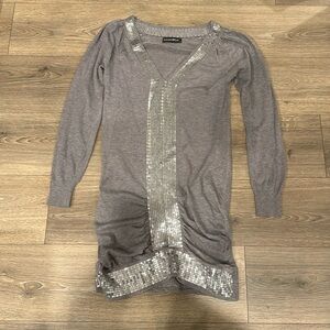 Grey tunic with rushing and silver sequins